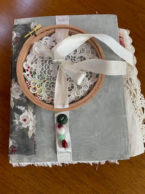 258C SLOW STITCH book & stitch art SATURDAY, AUG. 23, 12-6